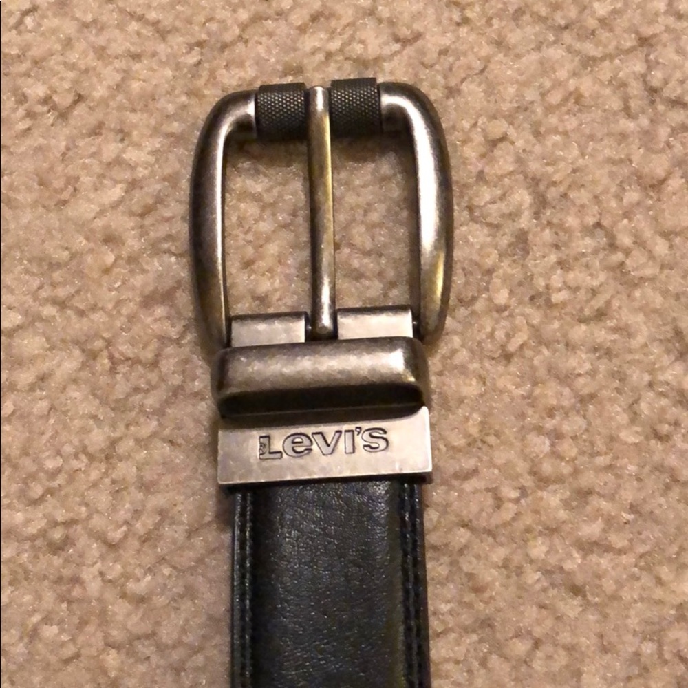 Levis reversable black and brown belt